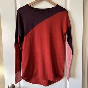 Smartwool red and purple women’s colorblock sweater base layer small
